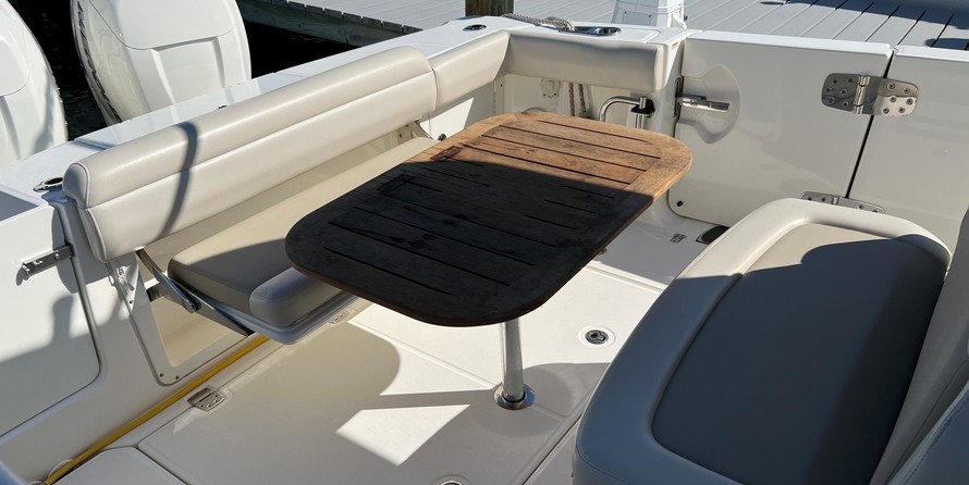 Boston Whaler 330 Outrage