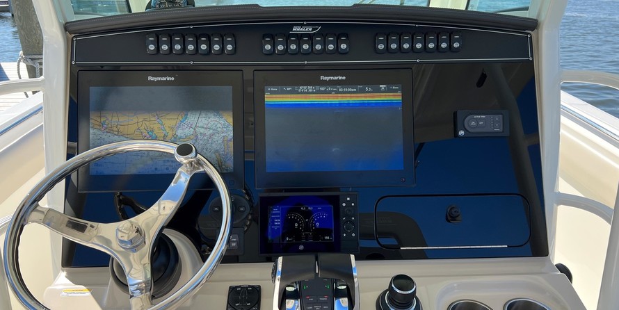 Boston Whaler 330 Outrage