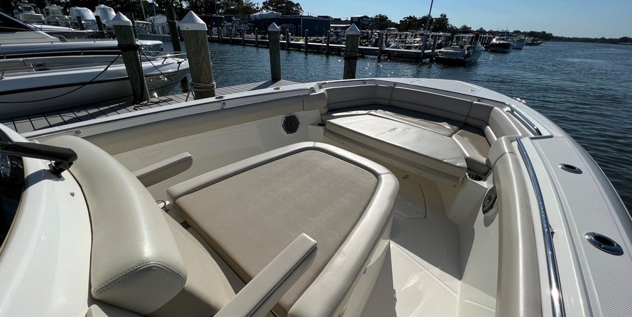 Boston Whaler 330 Outrage
