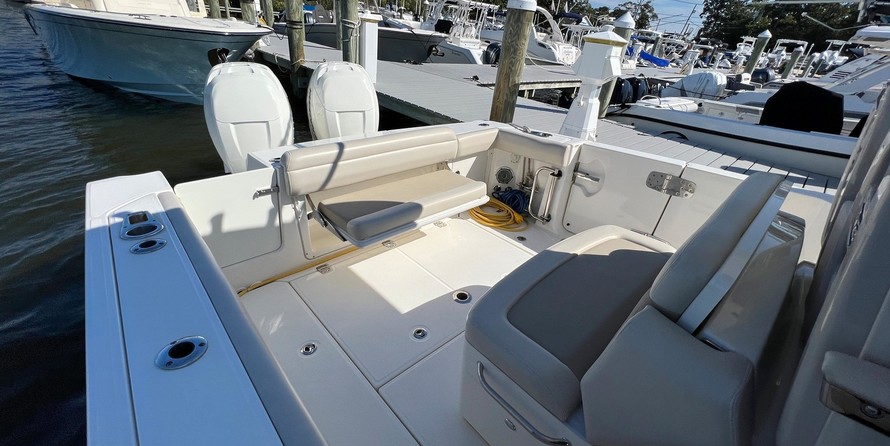 Boston Whaler 330 Outrage
