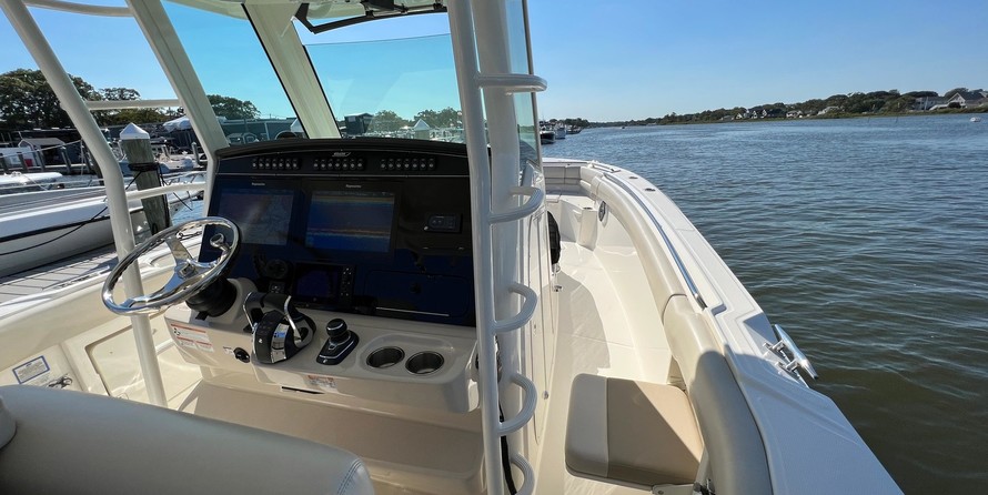 Boston Whaler 330 Outrage