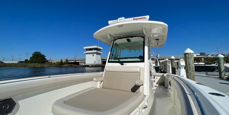 Boston Whaler 330 Outrage