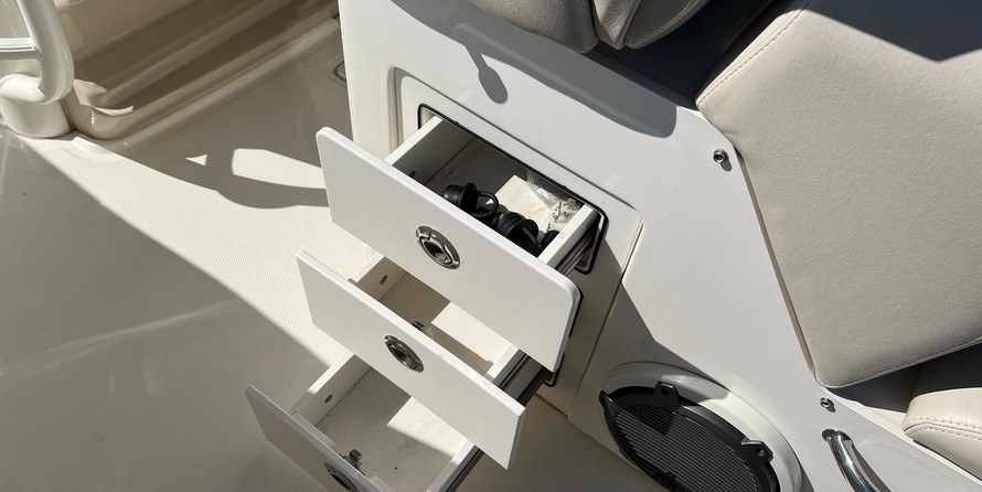 Boston Whaler 330 Outrage