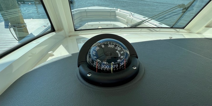 Boston Whaler 330 Outrage