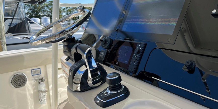 Boston Whaler 330 Outrage