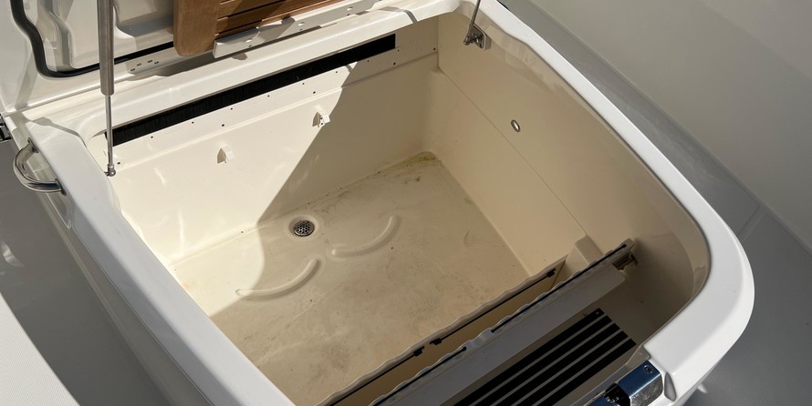 Boston Whaler 330 Outrage
