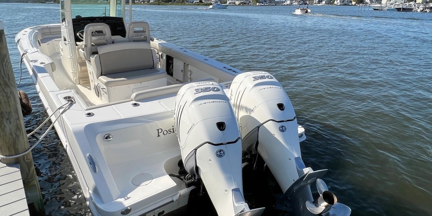 Boston Whaler 330 Outrage