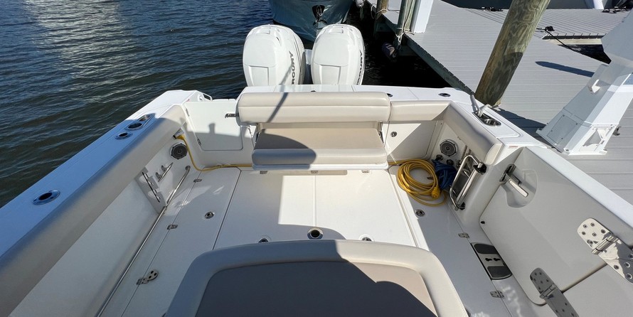 Boston Whaler 330 Outrage