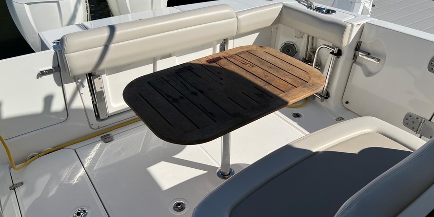 Boston Whaler 330 Outrage