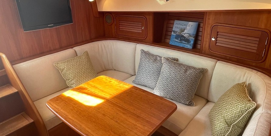 Hinckley Talaria 48 MKII