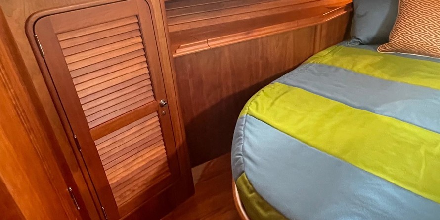 Hinckley Talaria 48 MKII