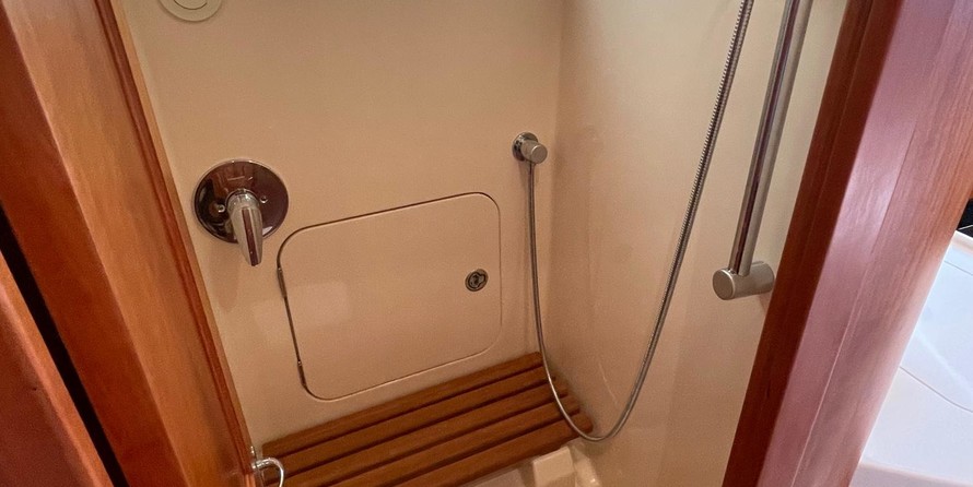 Hinckley Talaria 48 MKII