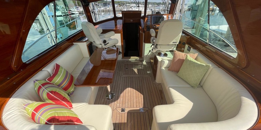 Hinckley Talaria 48 MKII