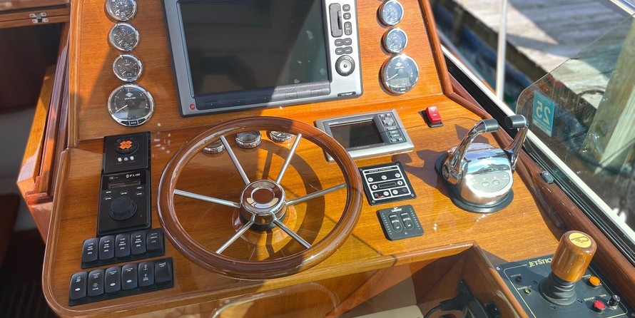 Hinckley Talaria 48 MKII