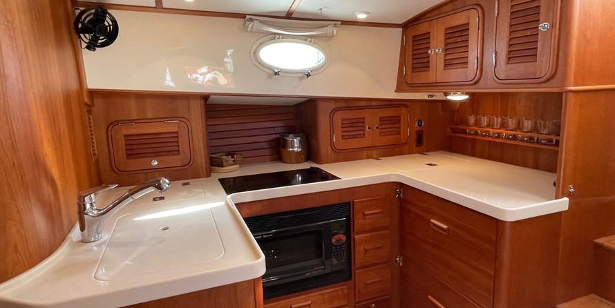 Hinckley Talaria 48 MKII