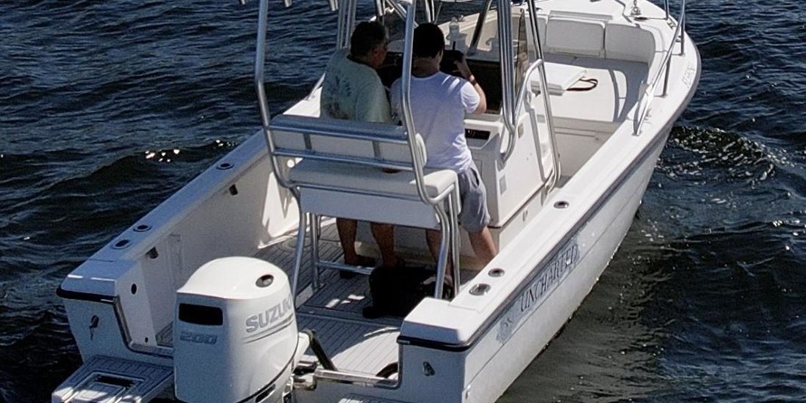 Pursuit 2870 center console