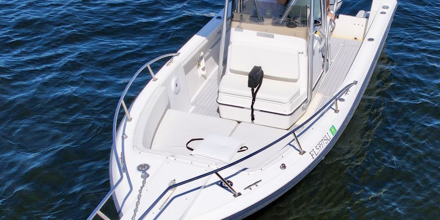 Pursuit 2870 center console