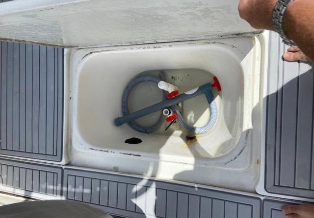 Pursuit 2870 center console