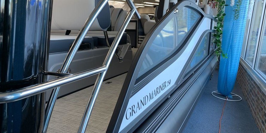 Premier Pontoons Grand Isle 250