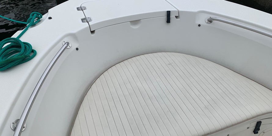 Trophy 2103 Center Console