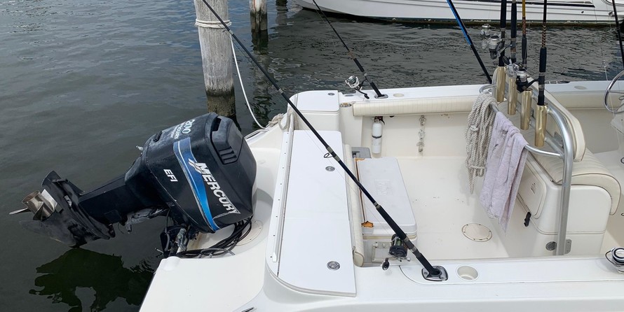 Trophy 2103 Center Console