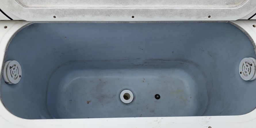 Trophy 2103 Center Console