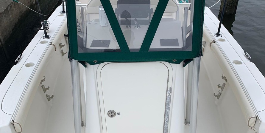 Trophy 2103 Center Console