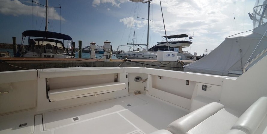 Tiara 42