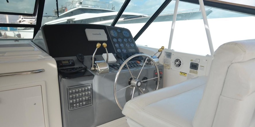 Tiara 42