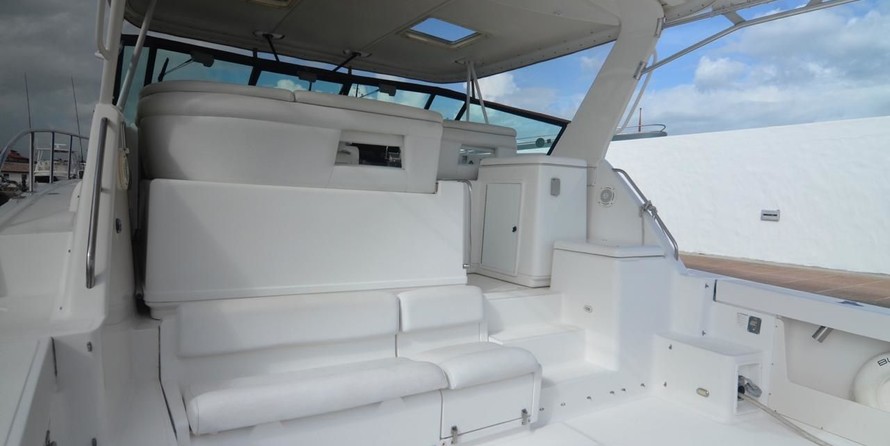 Tiara 42