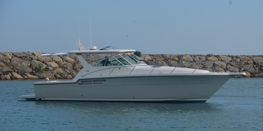 Tiara 42