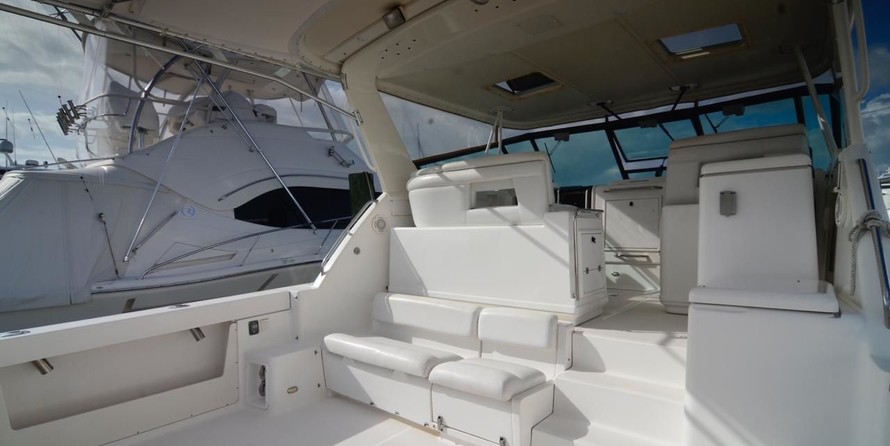 Tiara 42