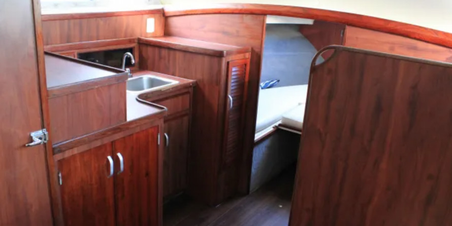 Bertram 28 Flybridge