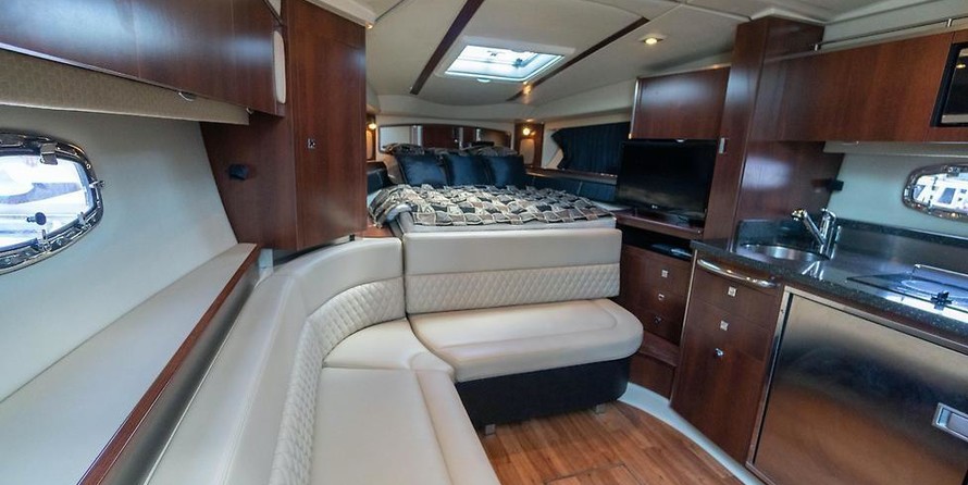 Chaparral 330 Signature