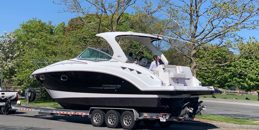 Chaparral 330 Signature