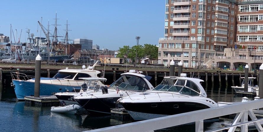 Chaparral 330 Signature