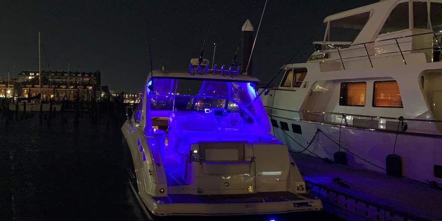 Chaparral 330 Signature