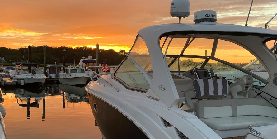 Chaparral 330 Signature