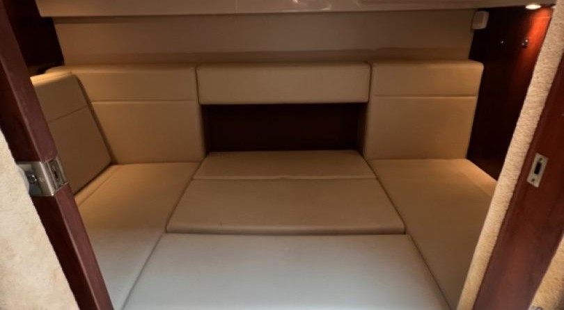 Chaparral 330 Signature