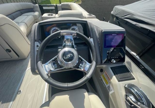 60 x 16 tri-toon passenger vessel