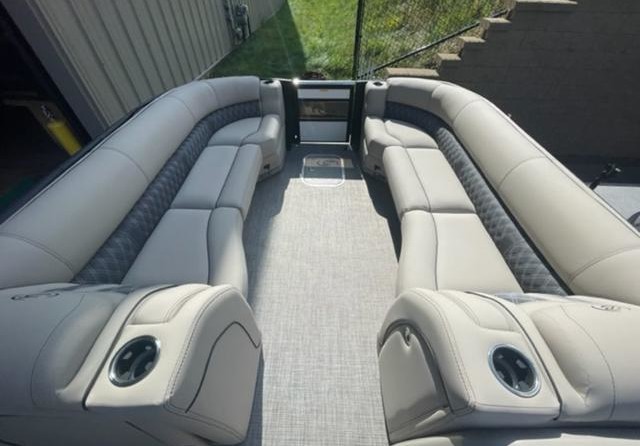 60 x 16 tri-toon passenger vessel