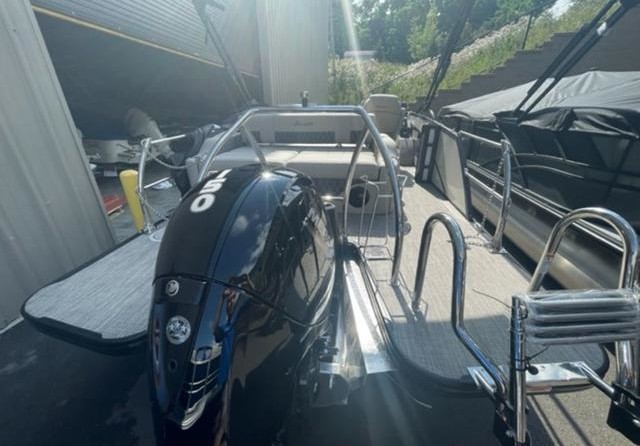 60 x 16 tri-toon passenger vessel