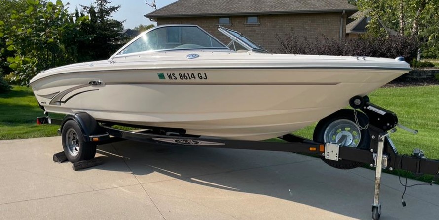 Sea ray 260 bow rider select