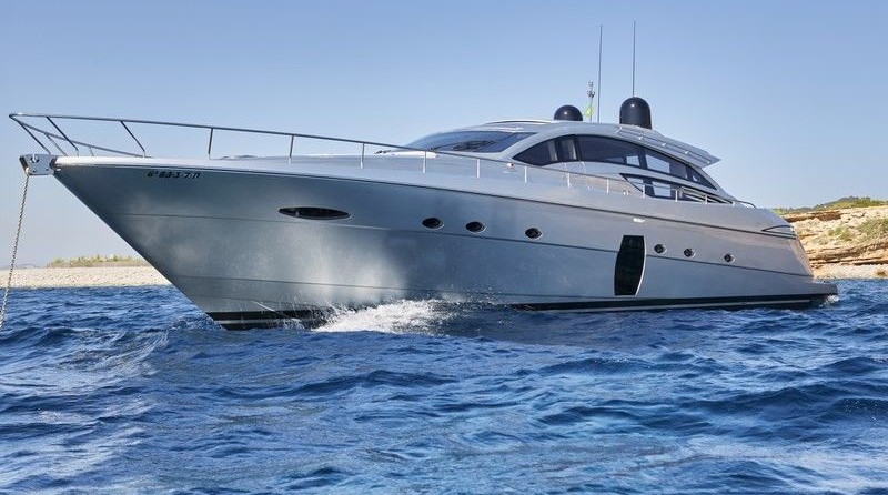 Pershing 72