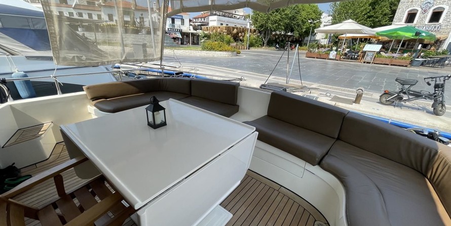 Custom built motor yacht 32m