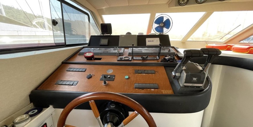 Custom built motor yacht 32m