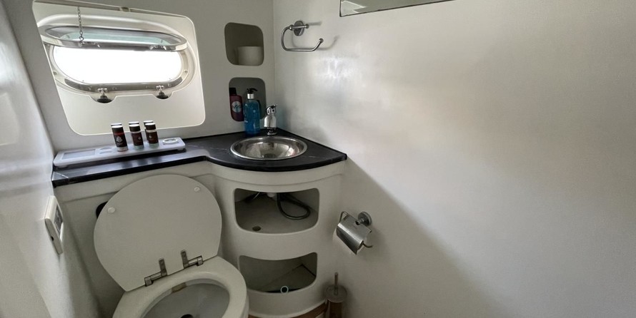 Custom built motor yacht 32m