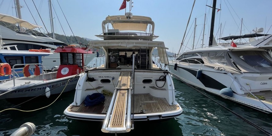 Custom built motor yacht 32m