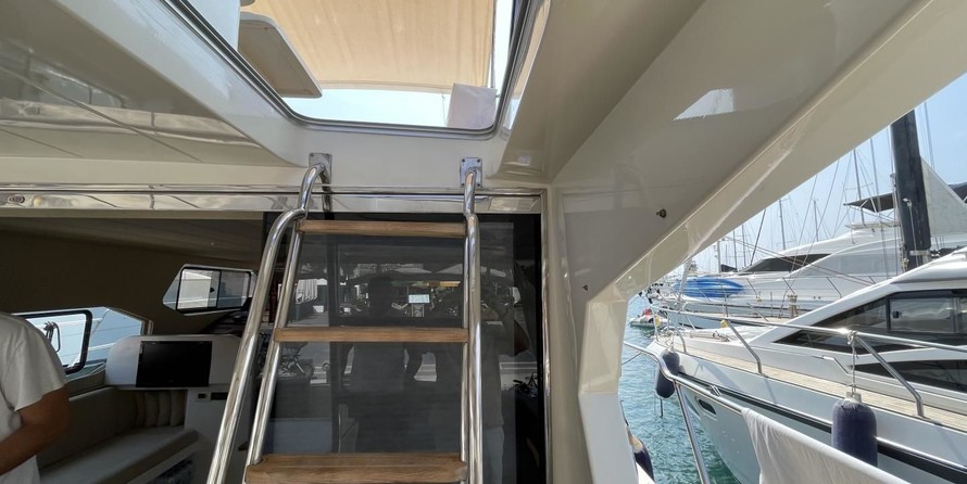 Custom built motor yacht 32m