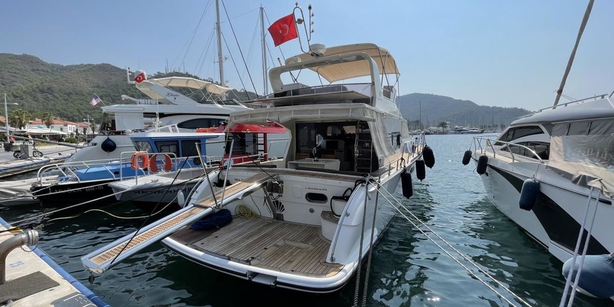 Custom built motor yacht 32m